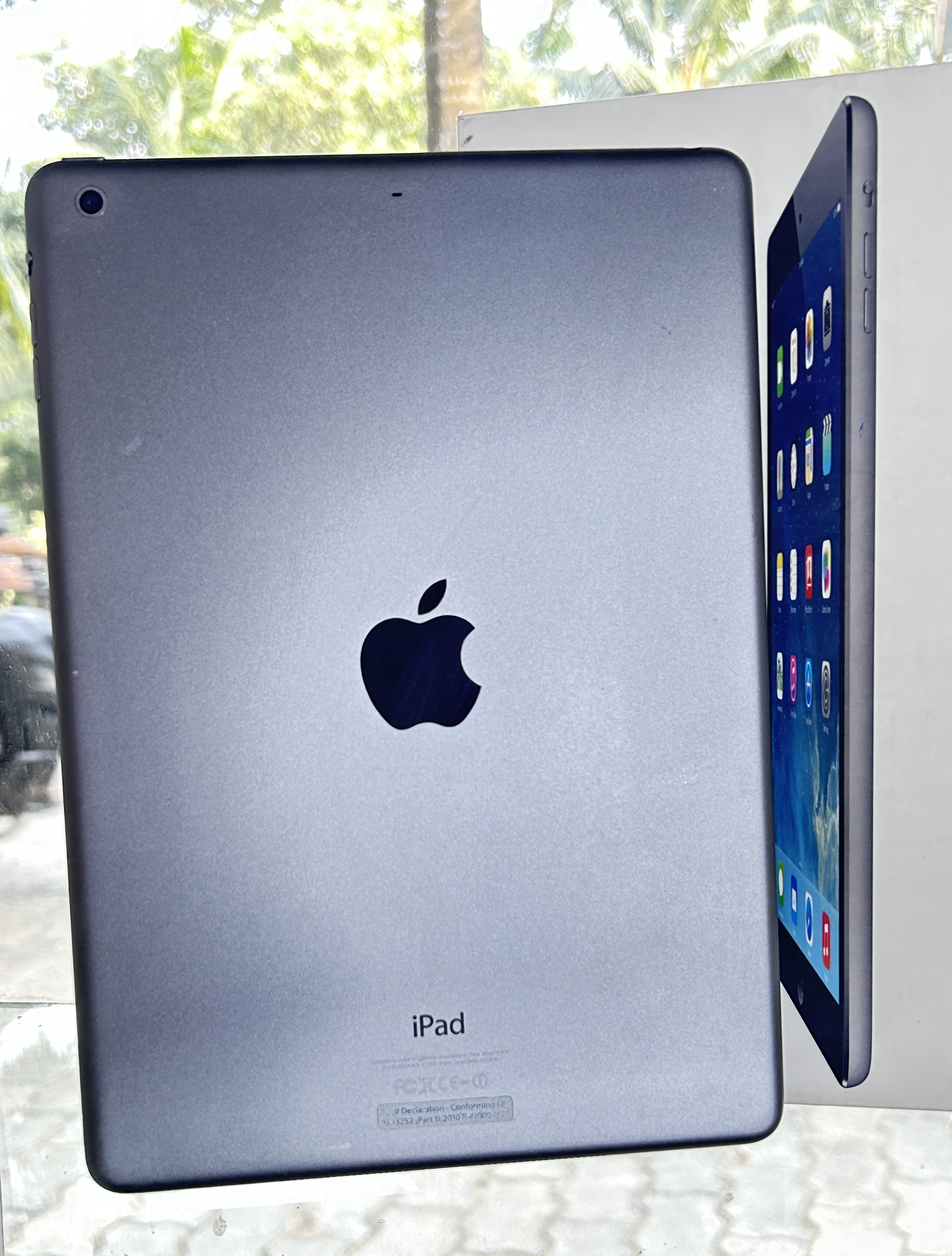 Pre-Owned Apple iPad Air Only wifi For sale